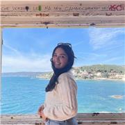 Disponibile per aiutare nello svolgimento di compiti di svariate materie.